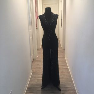 VINTAGE BLACK BEADED EVENING GOWN SIZE 0